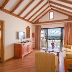 ホテル サンズ ビーチ リゾート 4*