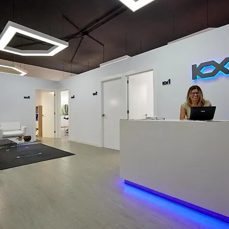 Otel Sands Active